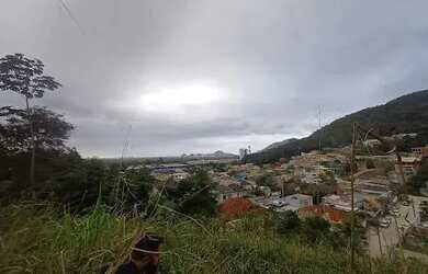 Imagem: O terreno possui 180m² de Área e está localizado em Vargem