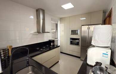 Imagem 11: APARTAMENTO 3 Quartos **Marcenaria Completa** Edifício Contemporâneo