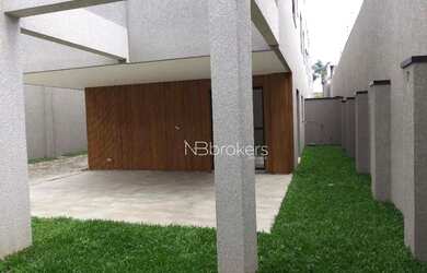 Imagem 10: SOBRADO TRIPLEX COM QUINTAL E JARDIM PRIVATIVO