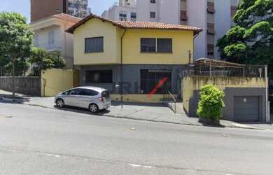 Imagem: O depósito possui 5 Vagas na garagem e 250m² de Área e está