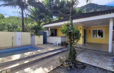 Imagem: A casa em condomínio à venda possui 2 Dormitórios, 3 Banheiros