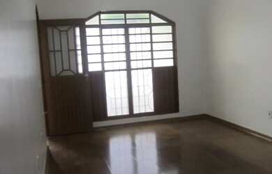 Imagem: A casa possui 2 Dormitórios, 2 Banheiros, 151m² de Área e