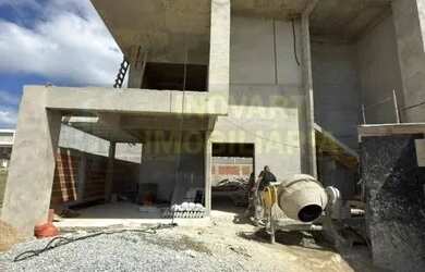 Imagem: A casa em condomínio possui 3 Dormitórios, 4 Banheiros, 1