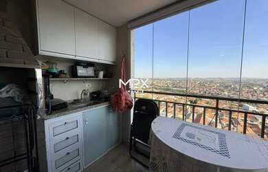 Imagem: O apartamento possui 3 Dormitórios, 2 Banheiros, 2 Vagas na