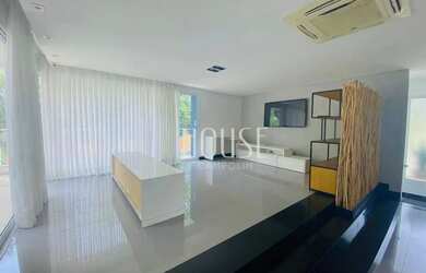 Imagem: A casa em condomínio possui 4 Dormitórios, 5 Banheiros, 5