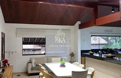 Imagem: A casa possui 3 Dormitórios, 4 Banheiros, 4 Vagas na garagem