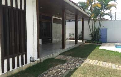 Imagem: A casa em condomínio possui 4 Dormitórios, 5 Banheiros, 4