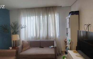 Imagem: A casa possui 2 Dormitórios, 2 Banheiros, 2 Vagas na garagem