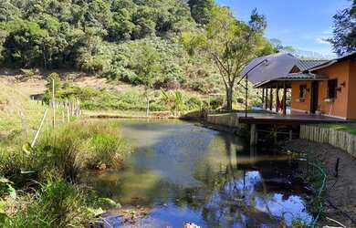 Imagem: A fazenda possui 30000m² de Área e está localizado em Domingos