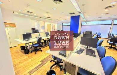 Imagem: O depósito possui 5 Vagas na garagem, 222m² de Área e está