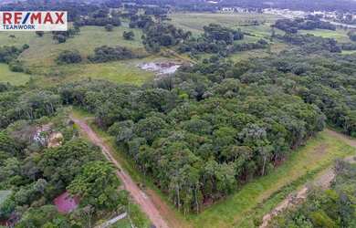 Imagem: O terreno possui 1100m² de Área e está localizado em Borda