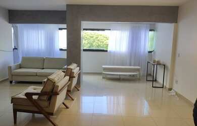 Imagem: O apartamento possui 4 Dormitórios, 4 Banheiros, 2 Vagas na