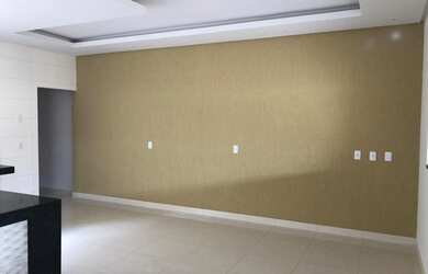 Imagem 1: Casa para venda na região Leste da cidade, menos de 20 minutos do famoso...