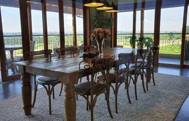 Imagem: A casa em condomínio possui 3 Dormitórios, 4 Banheiros, 5