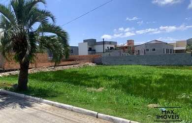 Imagem: O terreno está localizado em Cachoeira do Bom Jesus, Florianópolis