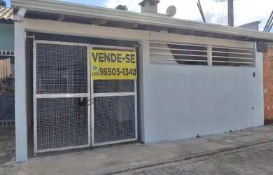 Imagem: A casa possui 2 Dormitórios, 1 Banheiro, 2 Vagas na garagem