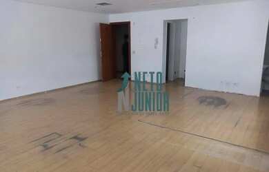 Imagem: O depósito possui 1 Vaga na garagem, 44m² de Área e está