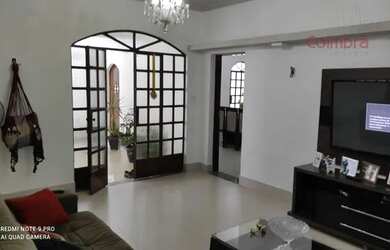 Imagem: A casa possui 3 Dormitórios, 5 Banheiros, 5 Vagas na garagem