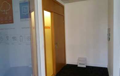 Imagem: O depósito possui 3 Vagas na garagem, 174m² de Área e está