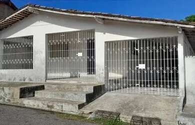 Imagem: A casa possui 4 Dormitórios, 5 Banheiros, 5 Vagas na garagem