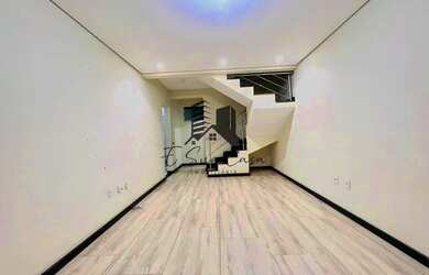 Imagem: A casa possui 3 Dormitórios, 2 Banheiros, 1 Vaga na garagem