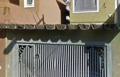 Imagem: A casa possui 2 Dormitórios, 2 Banheiros, 2 Vagas na garagem