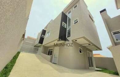 Imagem: A casa possui 3 Dormitórios, 3 Banheiros, 2 Vagas na garagem