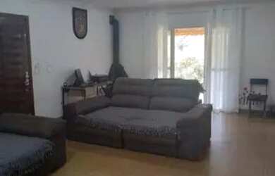 Imagem: A casa possui 2 Dormitórios, 2 Banheiros, 1 Vaga na garagem