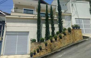 Imagem: A casa em condomínio possui 3 Dormitórios, 3 Banheiros, 3