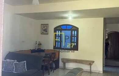 Imagem: A casa possui 4 Dormitórios, 4 Banheiros, 120m² de Área e