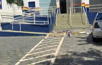 Imagem: A casa possui 1 Banheiro, 50m² de Área e está localizado