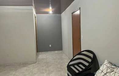 Imagem: A casa possui 2 Dormitórios, 2 Banheiros e 100m² de Área