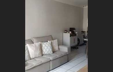 Imagem: A casa em condomínio possui 3 Dormitórios, 2 Banheiros e