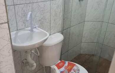 Imagem: A casa possui 1 Dormitório, 1 Banheiro e está localizado