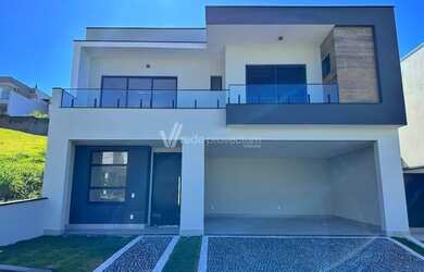 Imagem: A casa em condomínio possui 3 Dormitórios, 5 Banheiros, 4