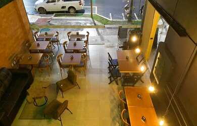 Imagem: O depósito possui 5 Vagas na garagem e está localizado em