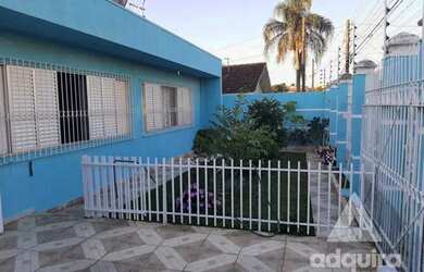 Imagem: A casa possui 4 Dormitórios, 4 Banheiros, 1 Vaga na garagem