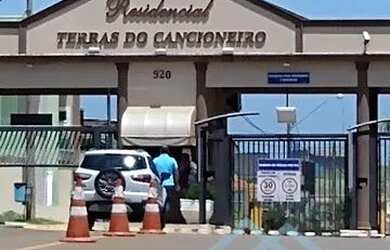 Imagem: O terreno possui 390m² de Área e está localizado em Parque