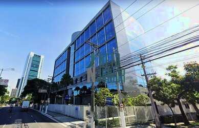 Imagem: O depósito possui 5 Vagas na garagem, 675m² de Área e está