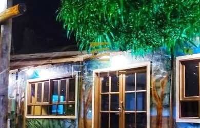 Imagem: O depósito possui 4 Vagas na garagem, 420m² de Área e está