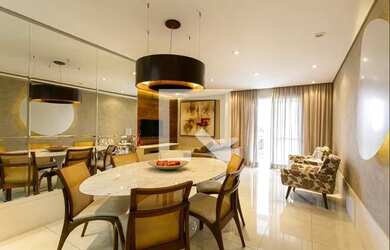 Imagem: O apartamento possui 2 Dormitórios, 2 Banheiros, 2 Vagas na