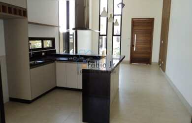 Imagem: A casa em condomínio possui 3 Dormitórios, 3 Banheiros, 4