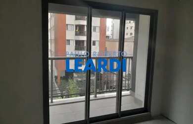 Imagem: O depósito possui 1 Vaga na garagem e 27m² de Área e está