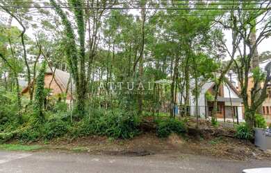 Imagem: O terreno possui 540m² de Área e está localizado em Gramado