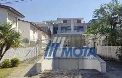 Imagem: A casa em condomínio possui 4 Dormitórios, 3 Banheiros, 1