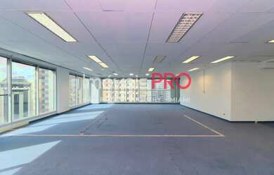 Imagem: O depósito possui 5 Vagas na garagem, 606m² de Área e está