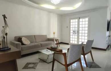 Imagem: A casa em condomínio possui 3 Dormitórios, 1 Banheiro, 2 Vagas