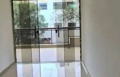 Imagem: O apartamento possui 3 Dormitórios, 1 Banheiro, 2 Vagas na