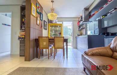 Imagem: O apartamento possui 2 Dormitórios, 2 Banheiros, 2 Vagas na