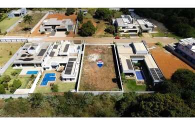 Imagem: O terreno possui 1000m² de Área e está localizado em Park